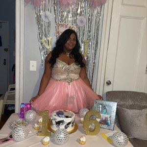 Meet your Posher, Vanessa